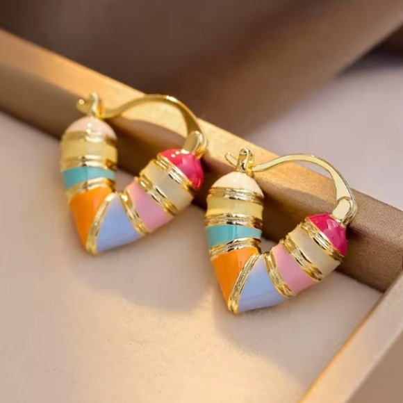 ✨Zara Amou Colorful Heart Stripe Huggie Earrings - Picture 2 of 3
